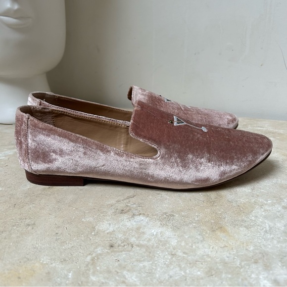 Banana Republic Women's Velvet Loafers in Pink with Martini appliqué 9.5 EUC! - Picture 10 of 11